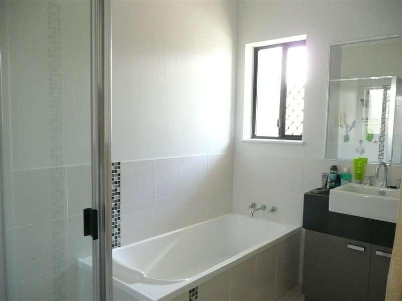 57 Phoenix Street, White Rock QLD 4868