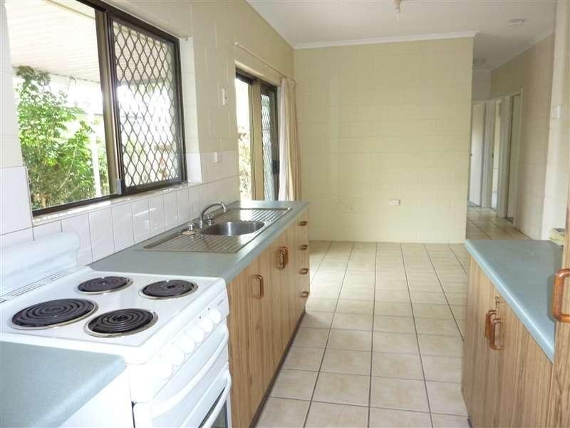 6 Atlantic Close, White Rock QLD 4868