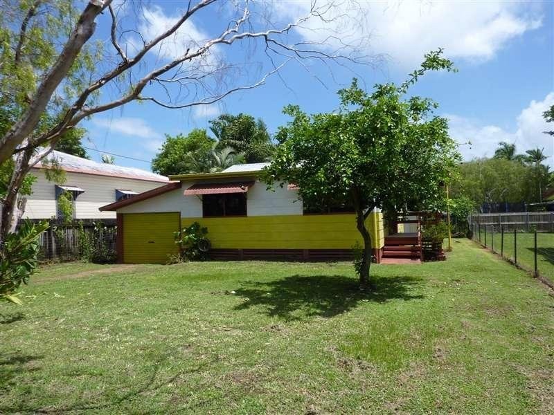 76 Reservoir Road, Manoora QLD 4870