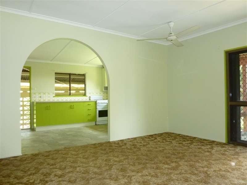 76 Reservoir Road, Manoora QLD 4870