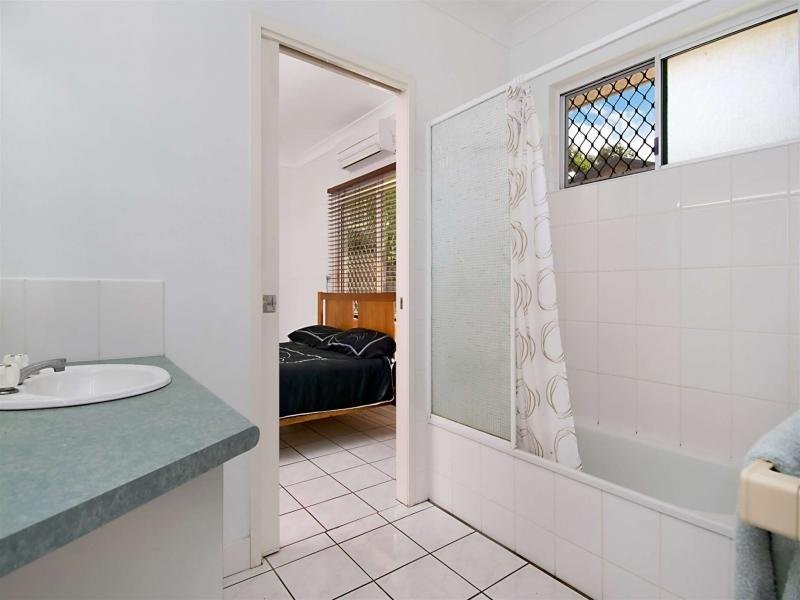 23 Dodd Court, Mooroobool QLD 4870