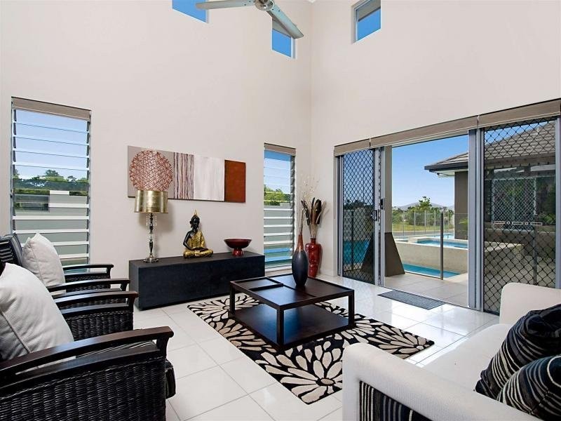 2 Bushlark Place, Smithfield QLD 4878