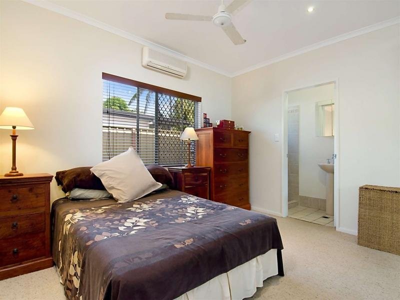 156 Greenslopes Street, Edge Hill QLD 4870