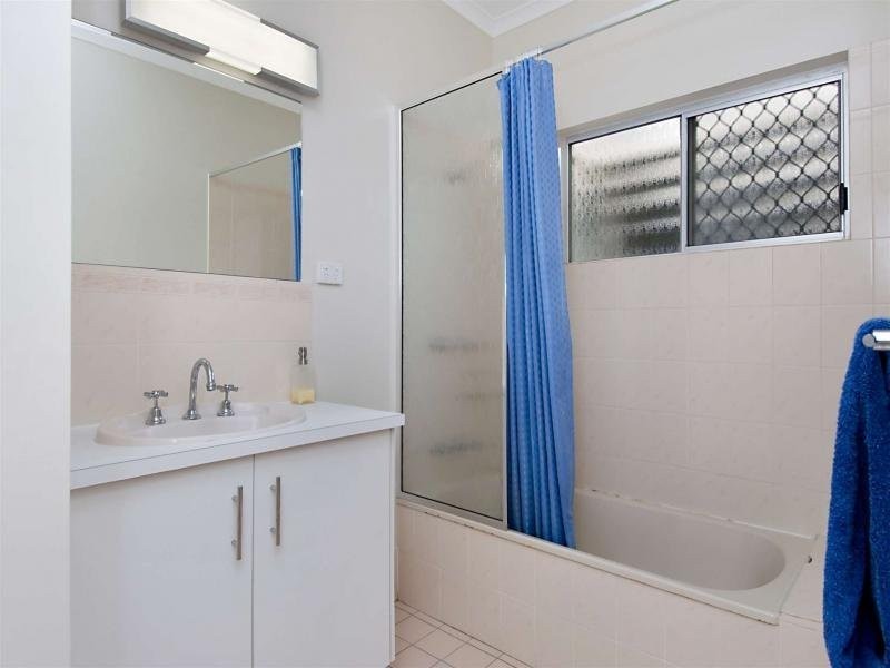 156 Greenslopes Street, Edge Hill QLD 4870