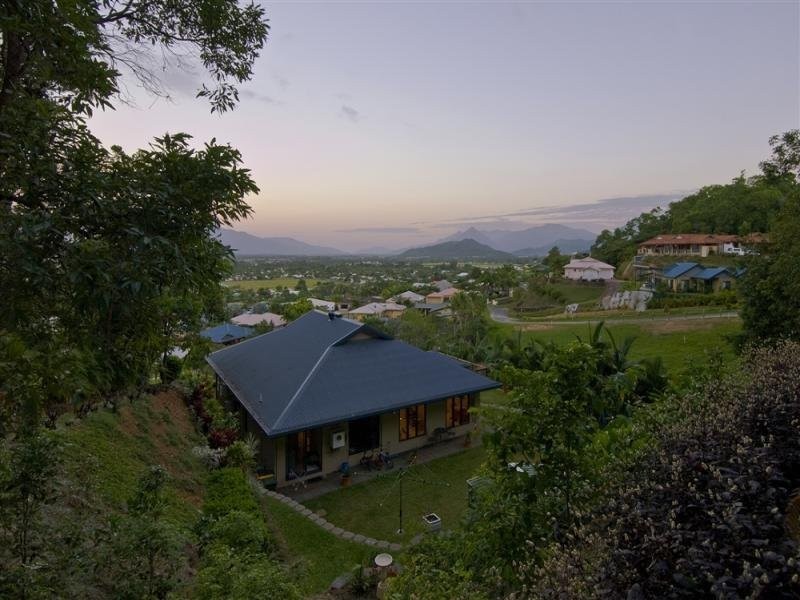 9 Senate Street, Bentley Park QLD 4869