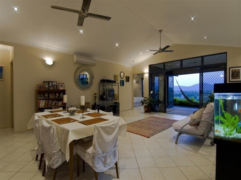 9 Senate Street, Bentley Park QLD 4869
