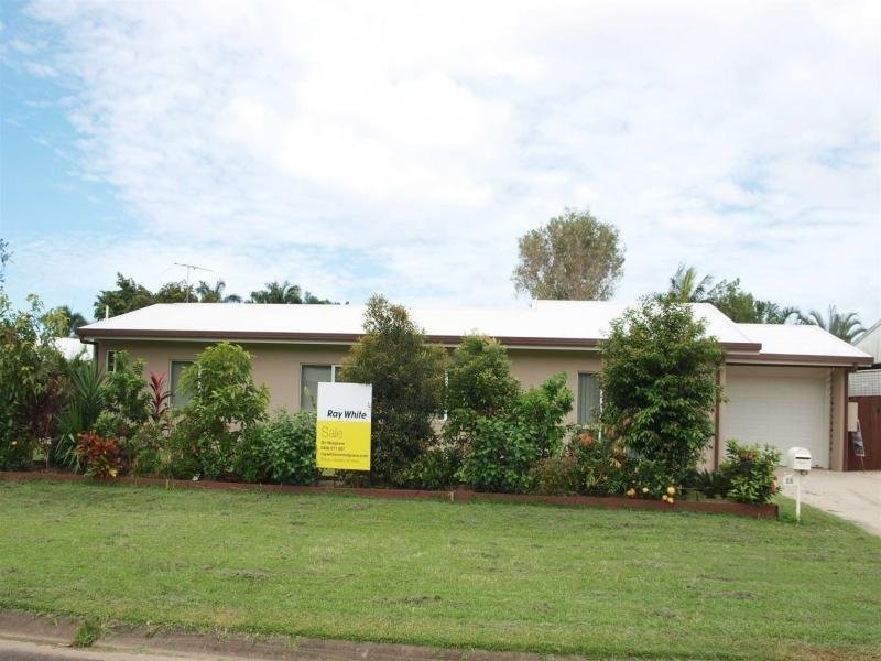 32 Bathurst Drive, Bentley Park QLD 4869