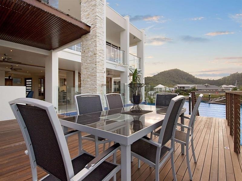 2 Ragamuffin Quay, Trinity Park QLD 4879