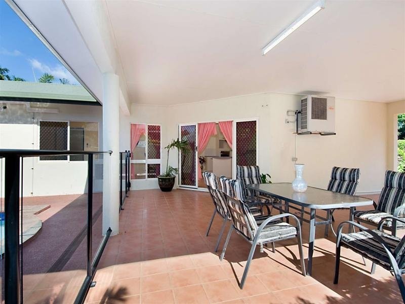 5 Connemara Close, Trinity Beach QLD 4879