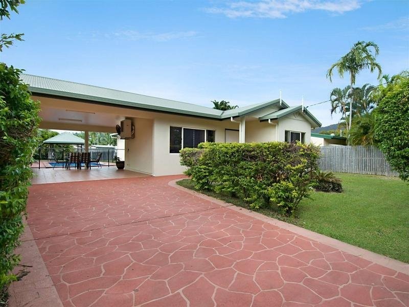 5 Connemara Close, Trinity Beach QLD 4879