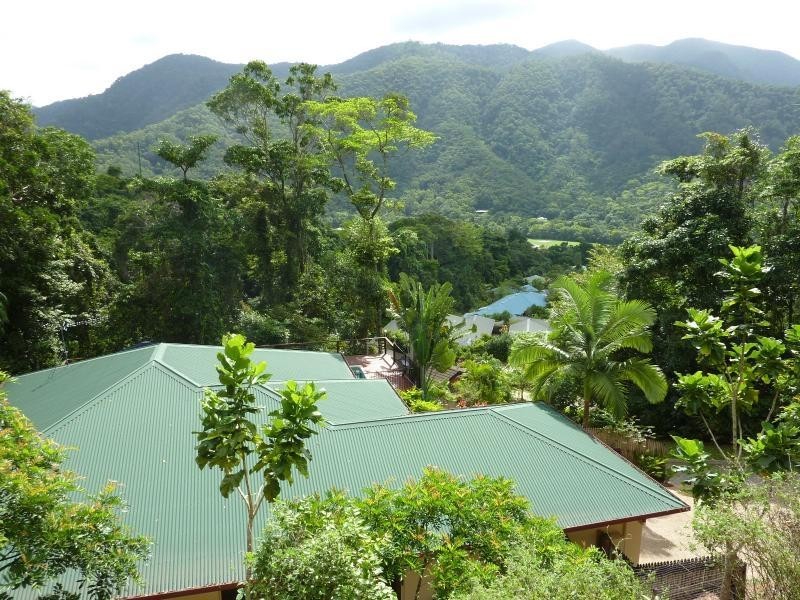 70 Fairley Street, Redlynch QLD 4870