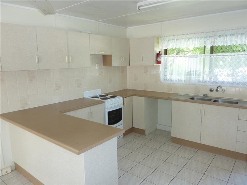 9 Melaleuca Street, Manunda QLD 4870