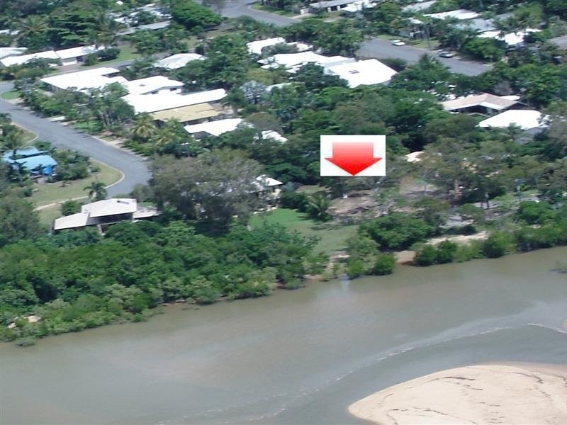 63 Willow Street, Holloways Beach QLD 4878