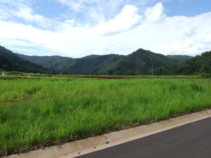 13 Huntley Crescent, Redlynch QLD 4870