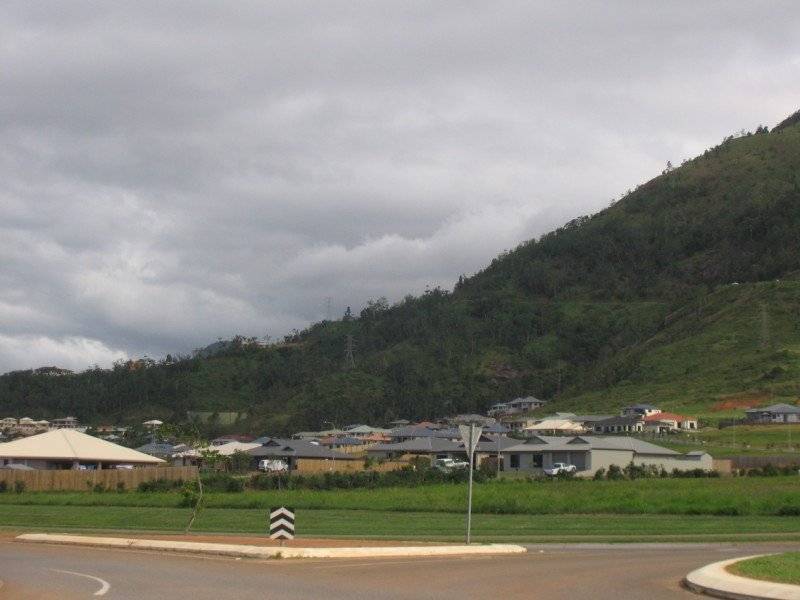 89 Summer Hill Drive, Mooroobool QLD 4870