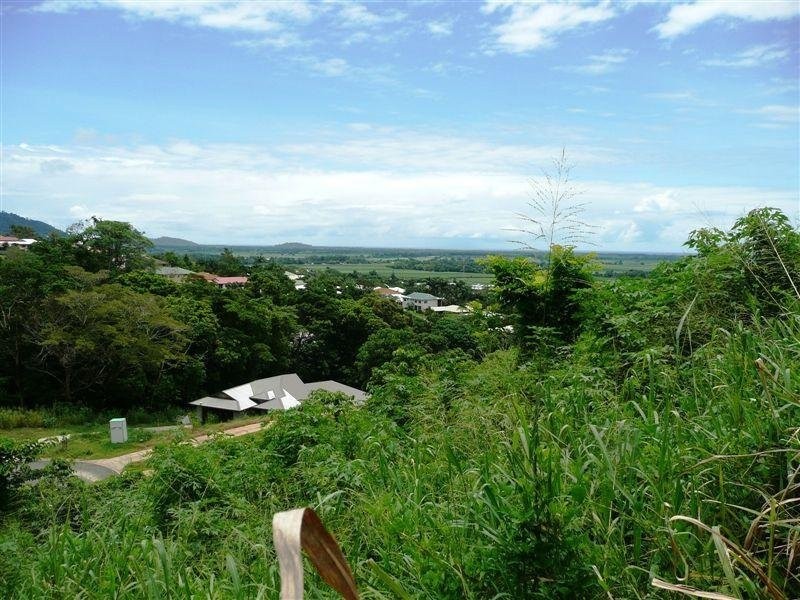 14 Barringtonia Close, Redlynch QLD 4870