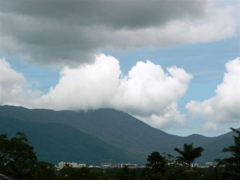 13 Bel Air Drive, Whitfield QLD 4870