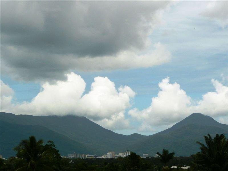 13 Bel Air Drive, Whitfield QLD 4870