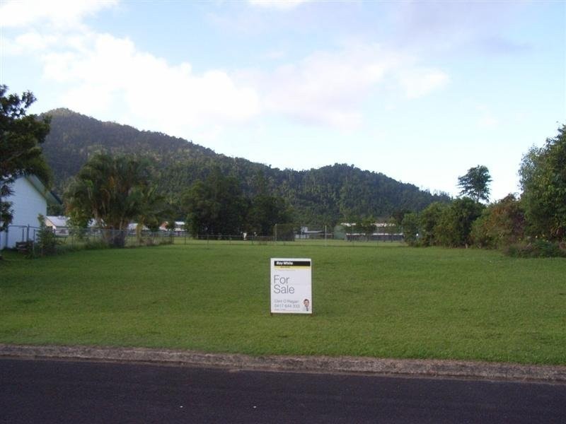 12 Tom Carr Close, Cairns QLD 4870