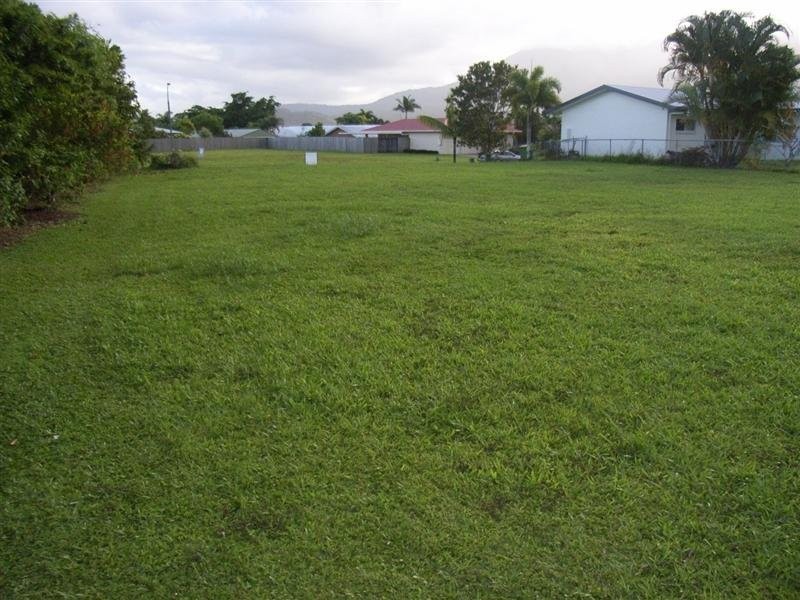 12 Tom Carr Close, Cairns QLD 4870