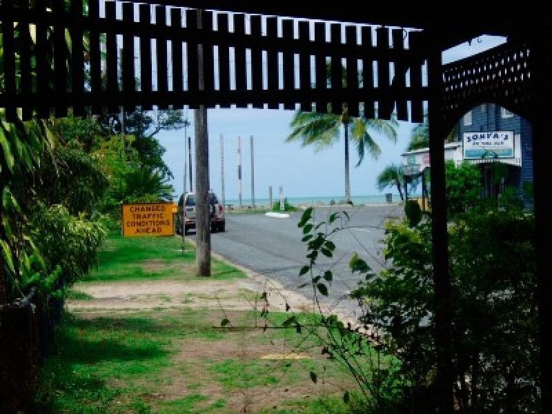 Machans Beach QLD 4878