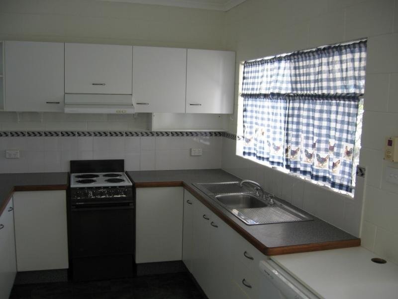 14 Kangaroo Street, Bentley Park QLD 4869