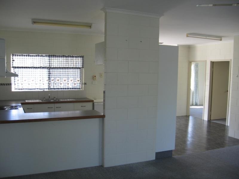 14 Kangaroo Street, Bentley Park QLD 4869