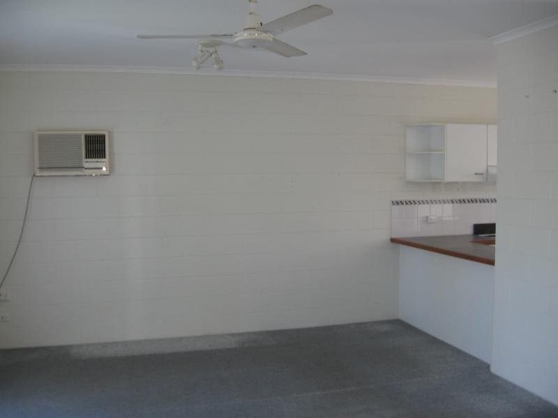 14 Kangaroo Street, Bentley Park QLD 4869