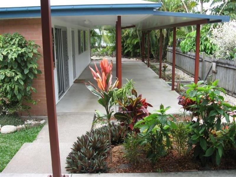 1 Witney Street, Manoora QLD 4870