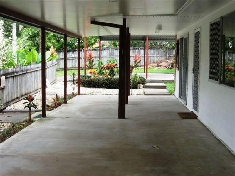 1 Witney Street, Manoora QLD 4870