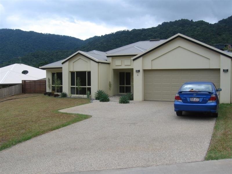 5 Govern Close, Redlynch QLD 4870