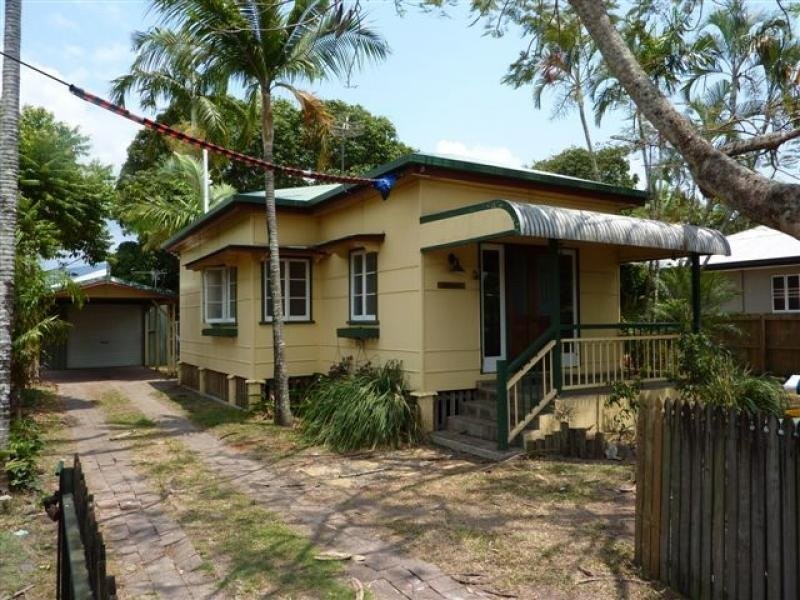 7 Jones Street, Westcourt QLD 4870