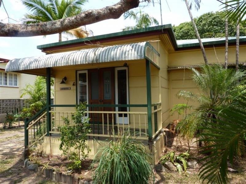 7 Jones Street, Westcourt QLD 4870