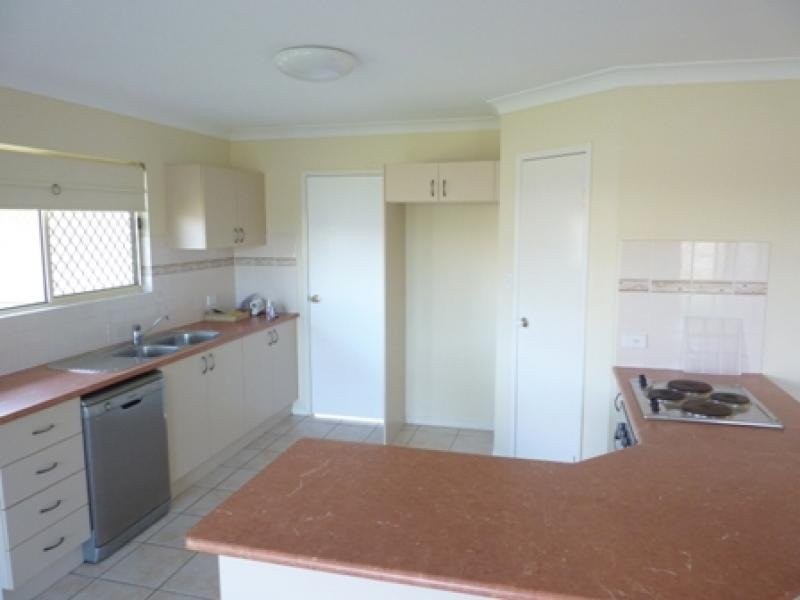 32 Leftwich Street, White Rock QLD 4868
