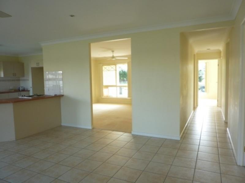 32 Leftwich Street, White Rock QLD 4868