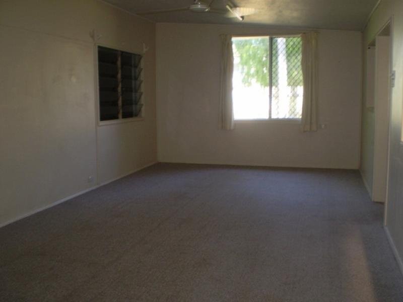 34 Rutherford Street, Cairns North QLD 4870