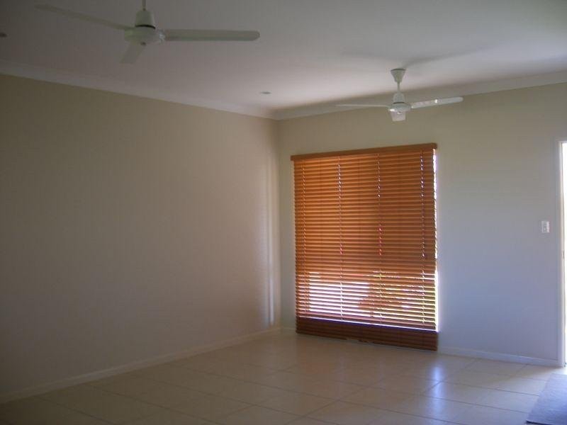 25 Colombia Street, White Rock QLD 4868