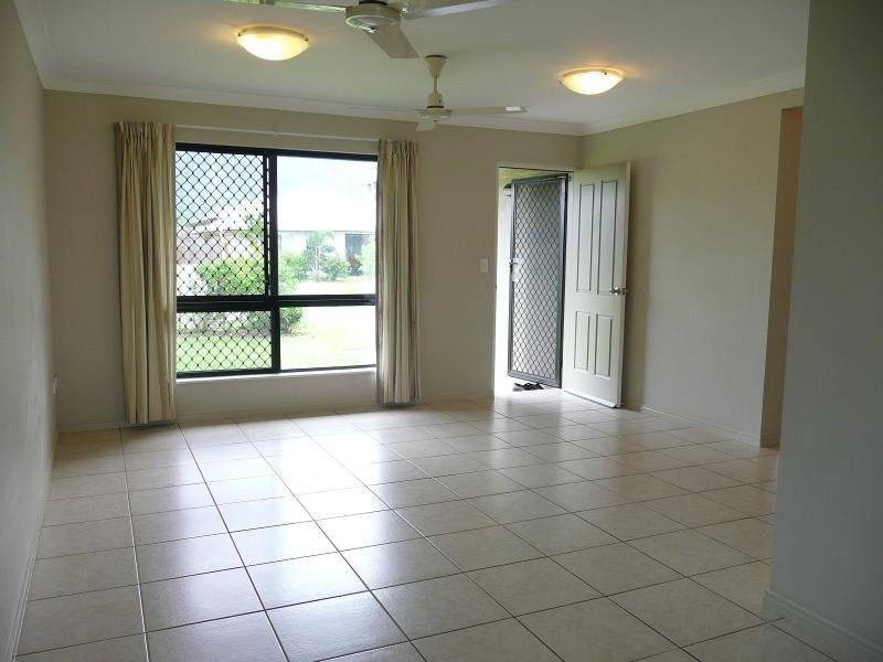 8 Boyce Street, Bentley Park QLD 4869