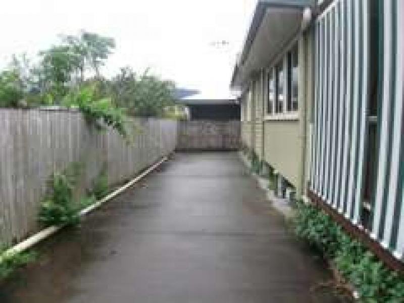 80 English Street, Manunda QLD 4870