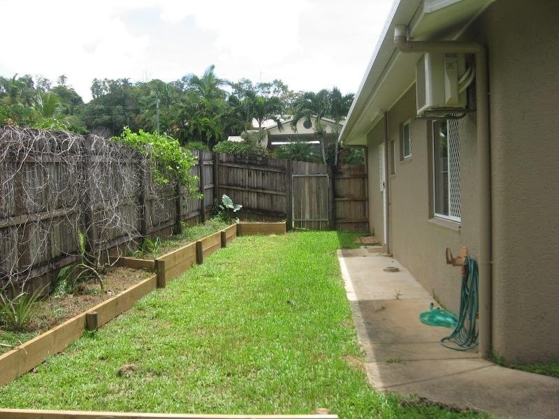 23 Dodd Court, Mooroobool QLD 4870