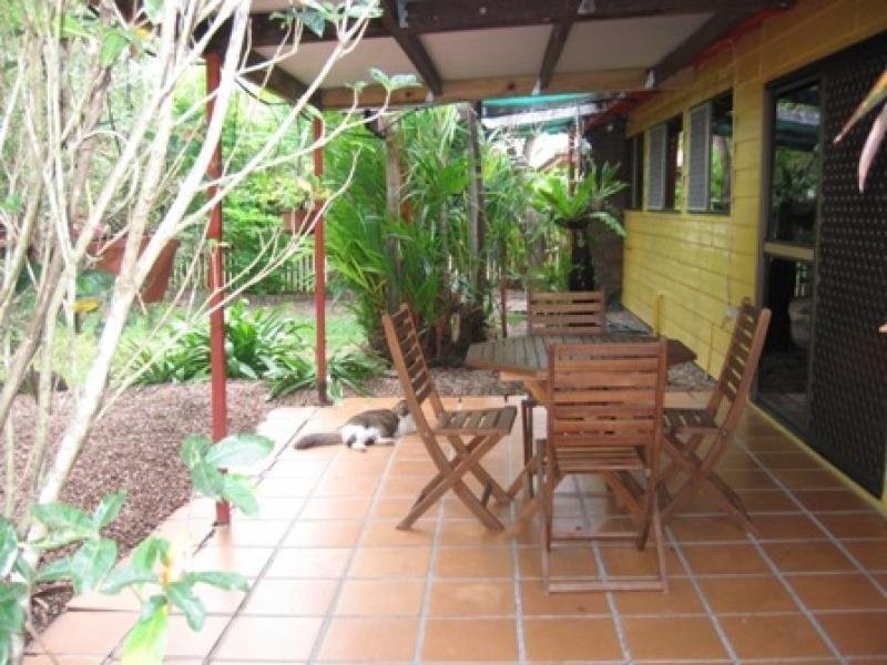 8 Ash Street, Holloways Beach QLD 4878