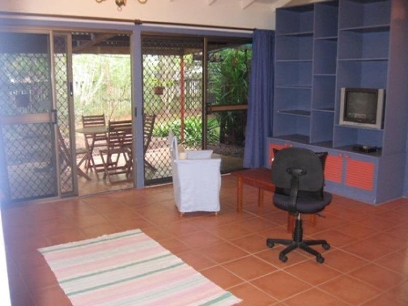 8 Ash Street, Holloways Beach QLD 4878