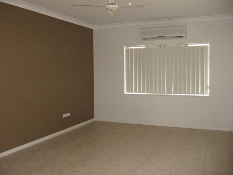 3 Cheyne Close, Bentley Park QLD 4869