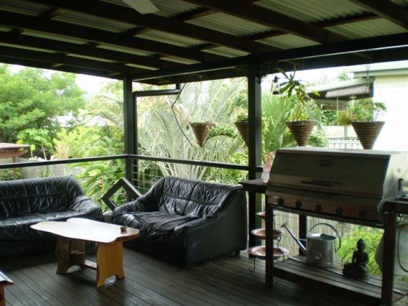 42 Jones Street, Westcourt QLD 4870