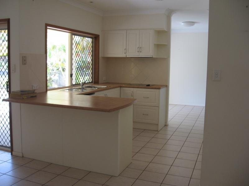 13 Shamrock Avenue, Brinsmead QLD 4870