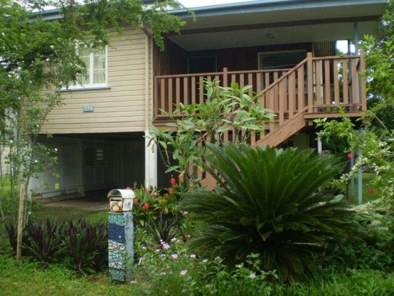 274 Aumuller Street, Westcourt QLD 4870