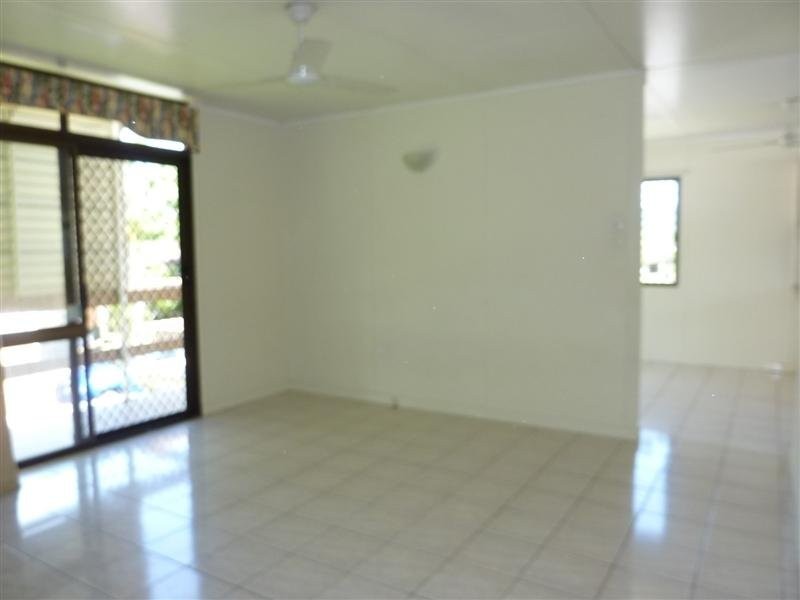 9 Melaleuca Street, Manunda QLD 4870