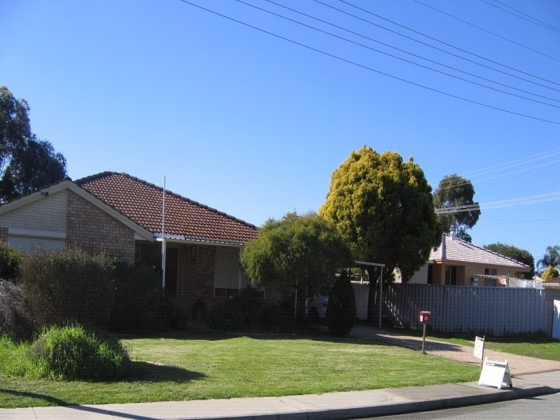 28 Hansen Road, Seville Grove WA 6112