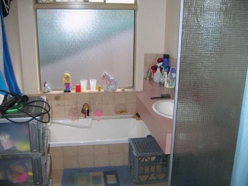 28 Hansen Road, Seville Grove WA 6112