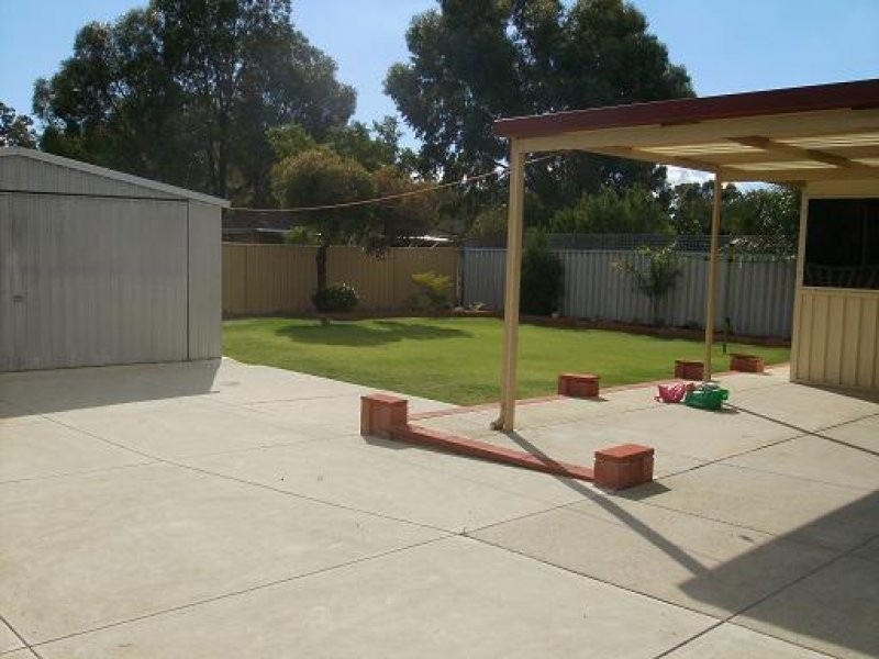 31 Grafham Road, Brookdale WA 6112